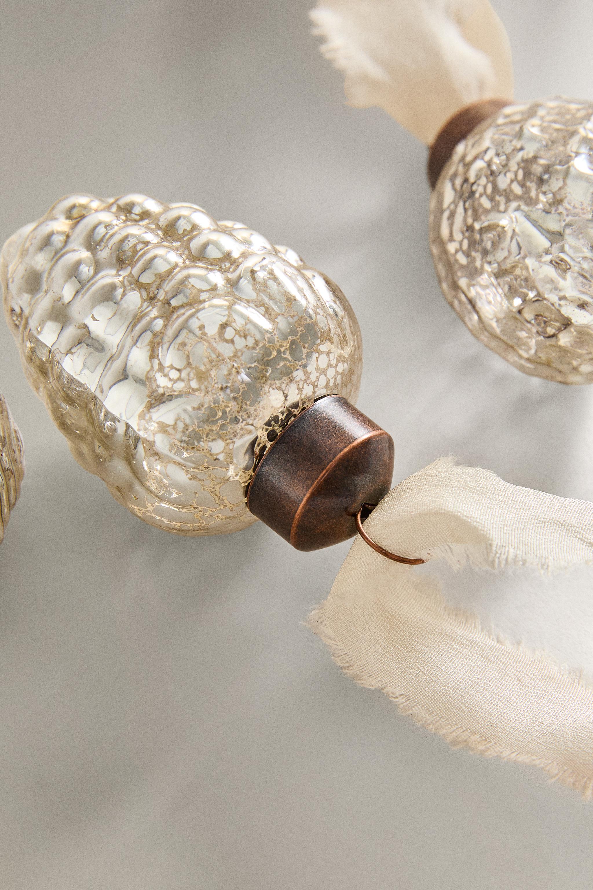 SET OF CHRISTMAS TREE BALL-SHAPED ORNAMENTS (SET OF 3)